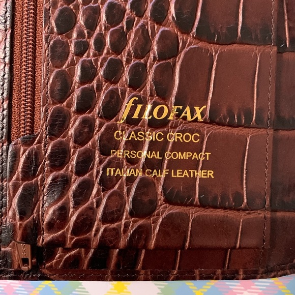 Filofax Classic Croc Compact Leather Organizer - Picture 4 of 11